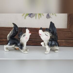 Vintage Made In Japan Kissing Skunk Salt And Pepper Shakers